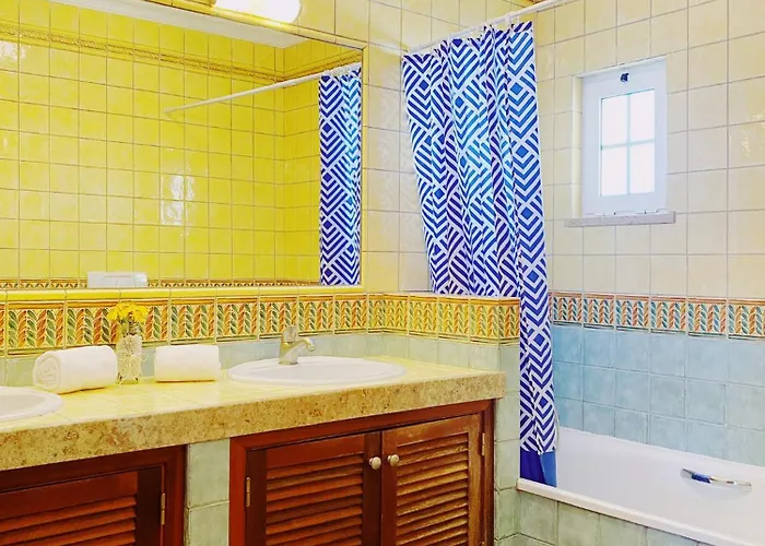 Vakantiehuis Benagil House - Yasmin *
